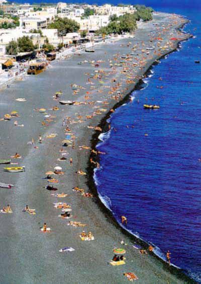 La playa de Kamari